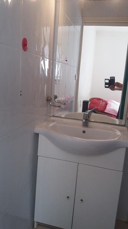 Vue Laterale Mer, 1 , Wifi, Climatisation, Parking Securise Couvert