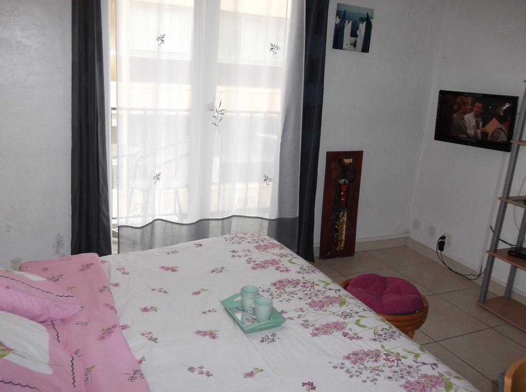 Vue Laterale Mer, 1 , Wifi, Climatisation, Parking Securise Couvert *